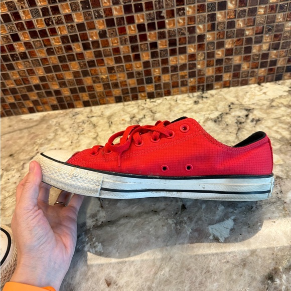 ❤️CONVERSE- Low Top❤️ - Picture 7 of 10